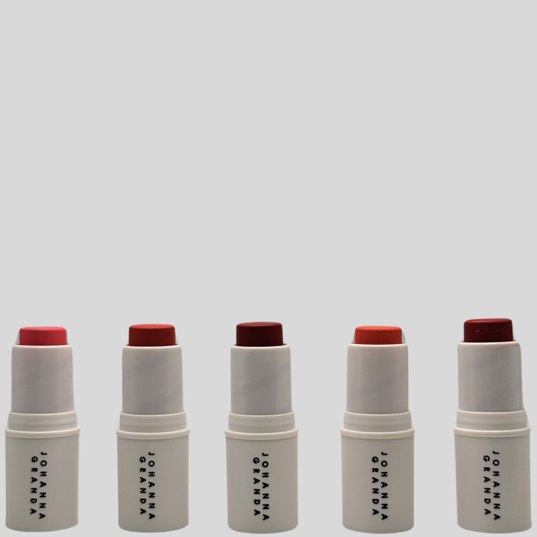 L I P  B L U S H E S